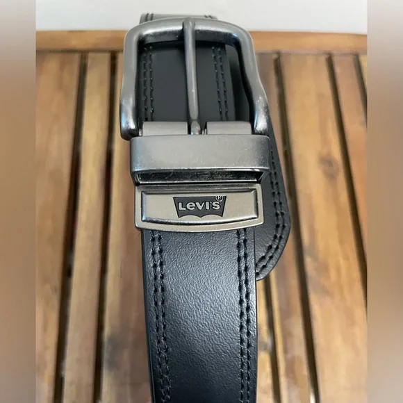 Set of 2 Levis Men’s Reversible Belts Black & Brown Leather Sz 38-40 EUC - Picture 4 of 16